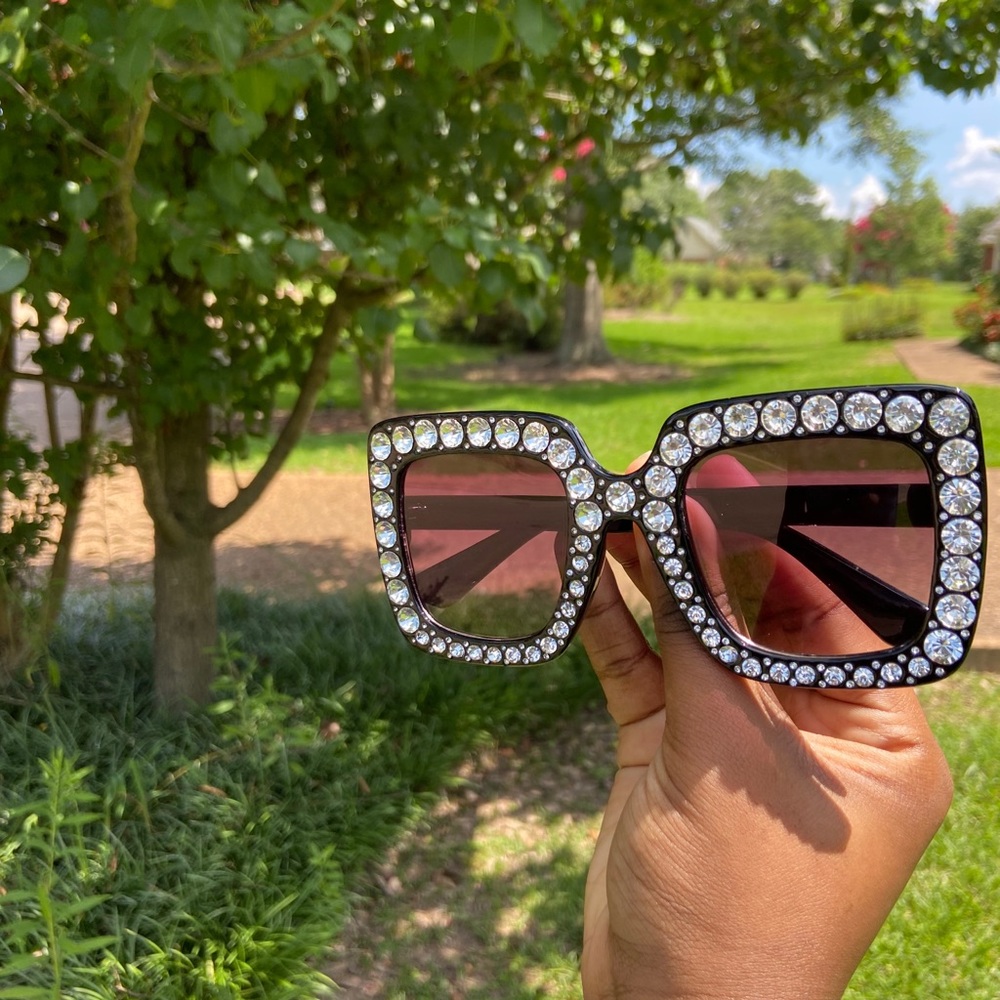 Sunglasses 🖤🤍
